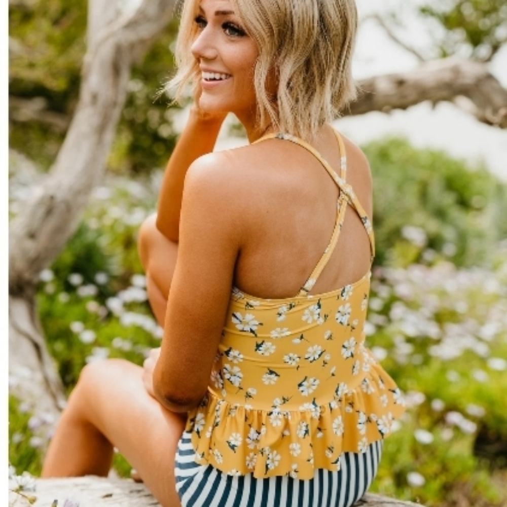 Peplum swim top size M